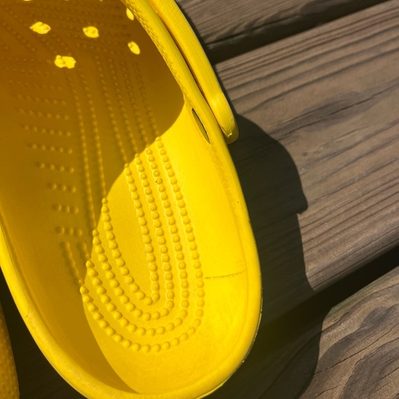CROCS Vibrant Yellow Sandals - Picture 6 of 6